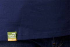 Detail etikety Organic Cotton na tri�ku Geoff Anderson
