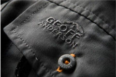 Geoff Anderson Ezmar Soft detail loga rybárskej košele Geoff Anderson Ezmar Soft detail loga rybárskej košele